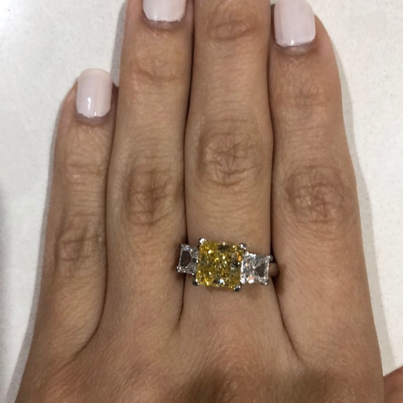 Nadir Cocktail Ring - Picture 3 of 4